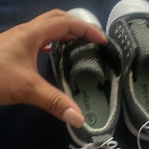 Cat & Jack Gray Toddler Sneakers - Picture 5 of 5